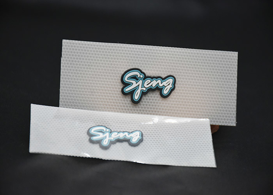 Drukowane 3 kolorowe logo silikonowe etykiety termotransferowe do odzieży