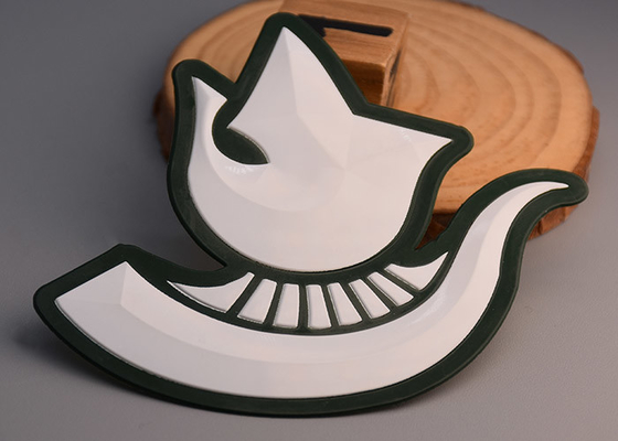 Białe logo Etykiety na odzież termoprzewodzącą Niestandardowe tłoczone TPU