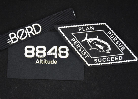 Czarne odblaskowe naszywki z nadrukiem TPU z sitodrukiem Etykiety firmowe na odzież