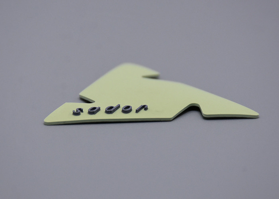 Zindywidualizowane Eco Friendly Silicone Patch Printing Matte Silicone Logo For Clothing