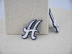 Ekologiczne, spersonalizowane ubrania z nadrukami sitodrukowymi, naszywkami i silikonowymi logo