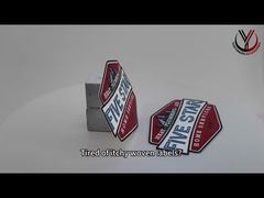 Dokładniejsze spojrzenie: Przezroczysta, drukowana etykieta TPU o grubości 0,8 mm, silikonowe logo, personalizacja