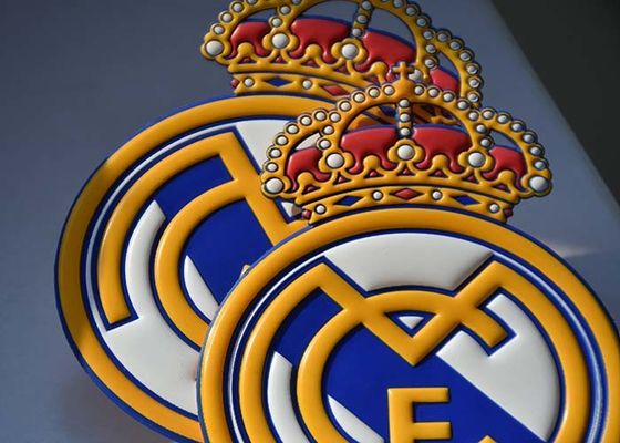 Niestandardowe degradowalne etykiety termotransferowe z wytłoczonym logo TPU do odzieży